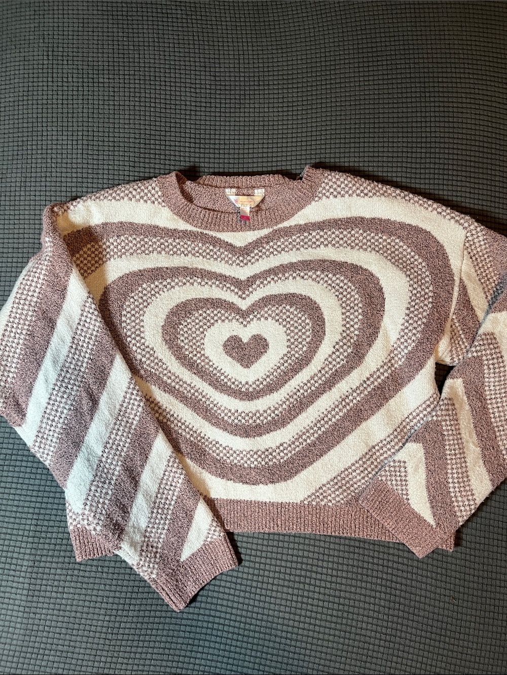 No Boundaries Heart Intarsia Crewneck Sweater - Dusty Rose & Cream